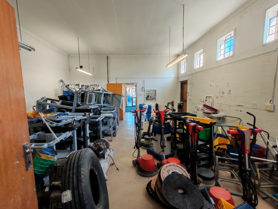 To Let Commercial Property for Rent in Somerset West Western Cape